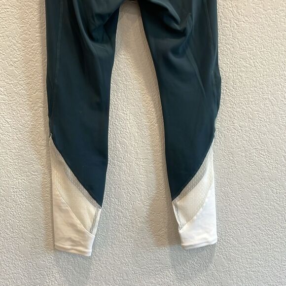 Athleta Colorblock Salutation 7/8 Length Mesh Tights in Abyss Green Size XS - Picture 8 of 10